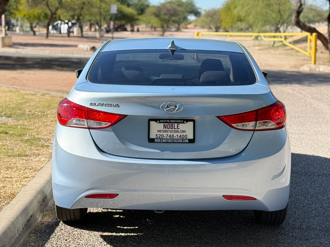 2011 Hyundai Elantra GLS photo 3