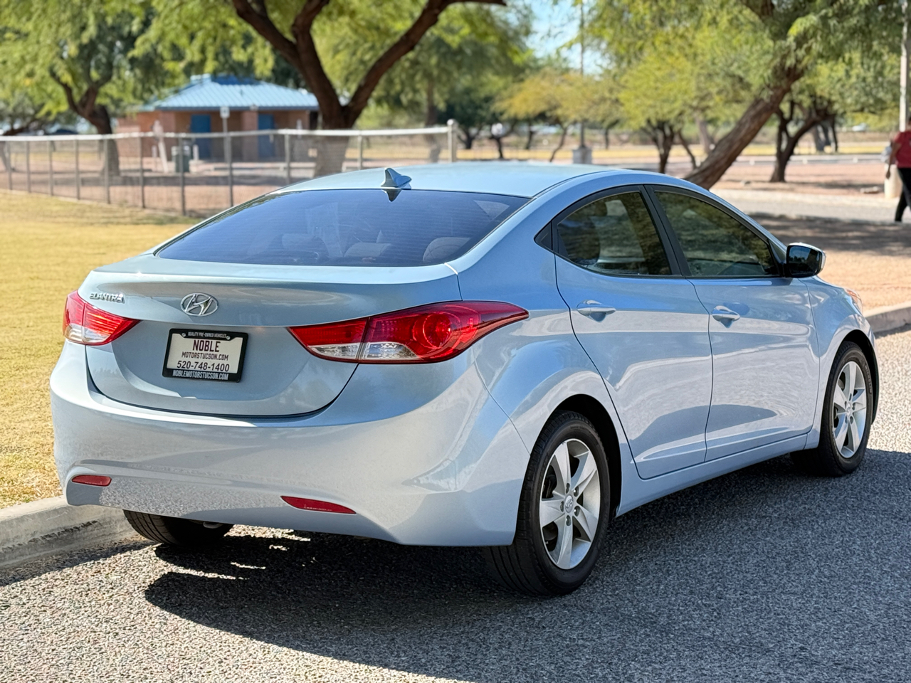 2011 Hyundai Elantra GLS photo 4
