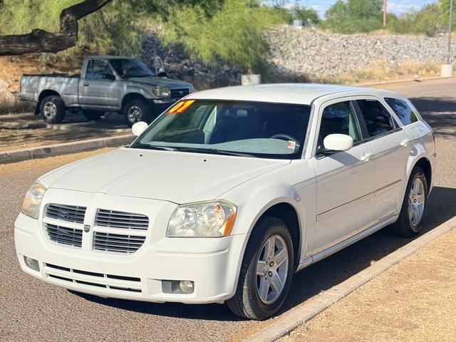 White 2007 Dodge Magnum SXT RWD Wagon Rear-Wheel Drive Automatic