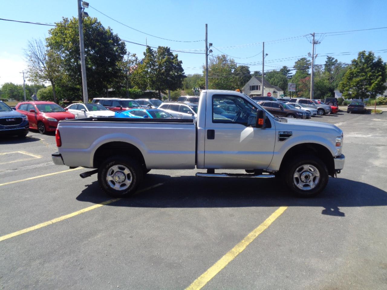 Ford Super Duty F-250 SRW 4WD Reg Cab 137" XLT 2010