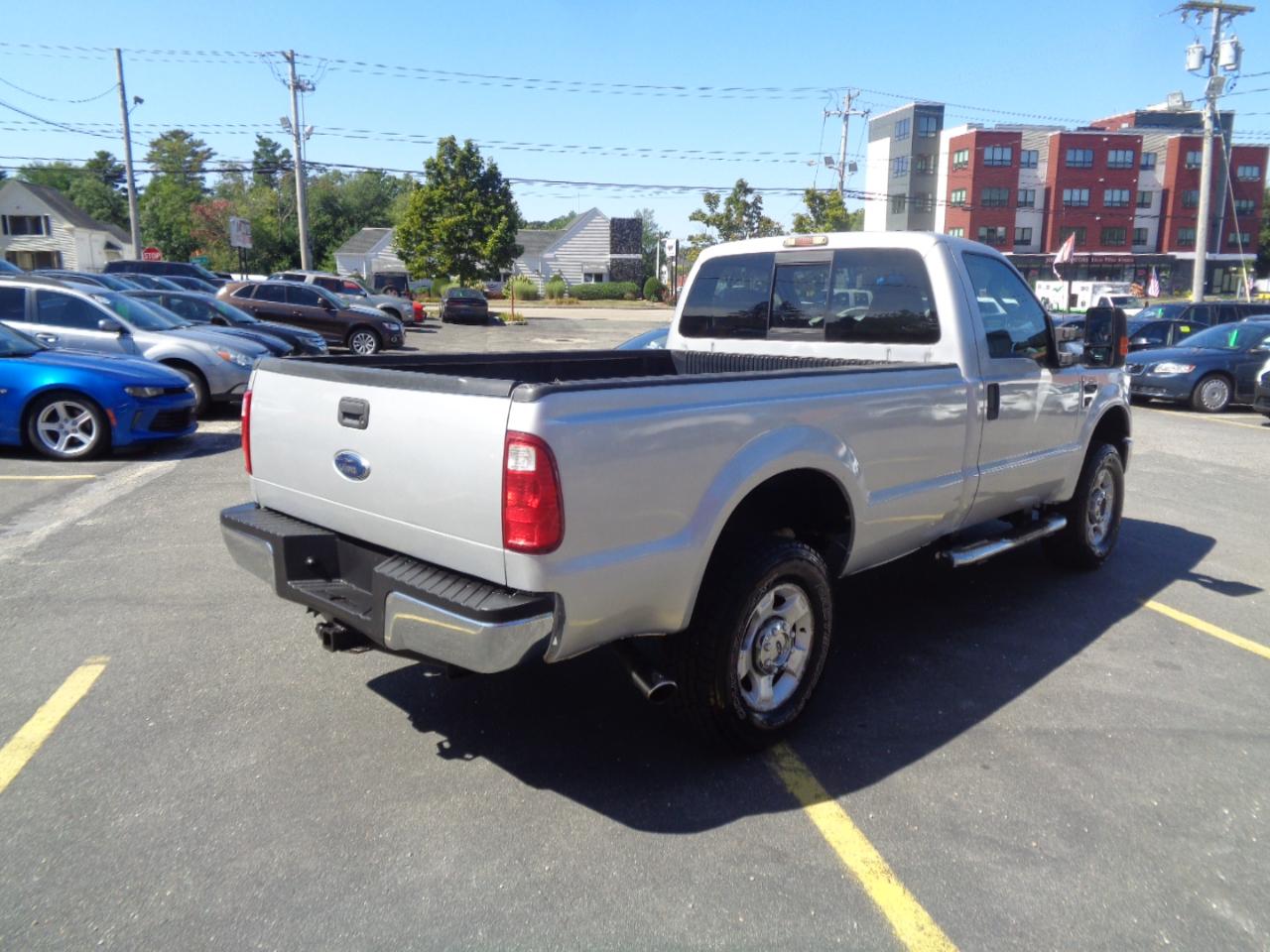 Ford Super Duty F-250 SRW 4WD Reg Cab 137" XLT 2010