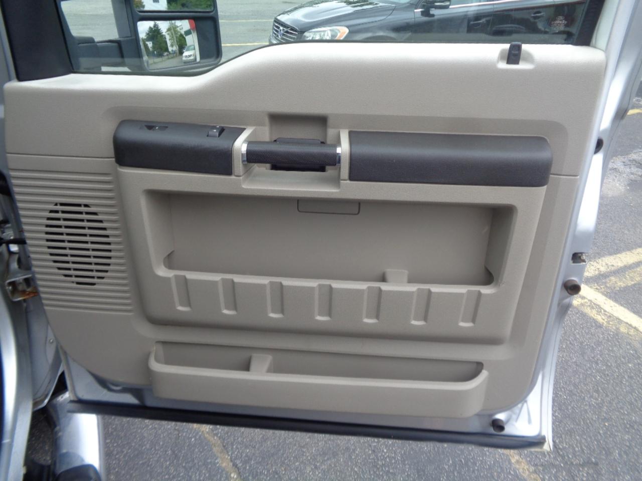 Ford Super Duty F-250 SRW 4WD Reg Cab 137" XLT 2010
