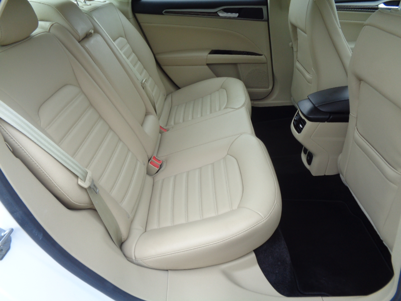 Ford Fusion 4dr Sdn SE FWD 2014