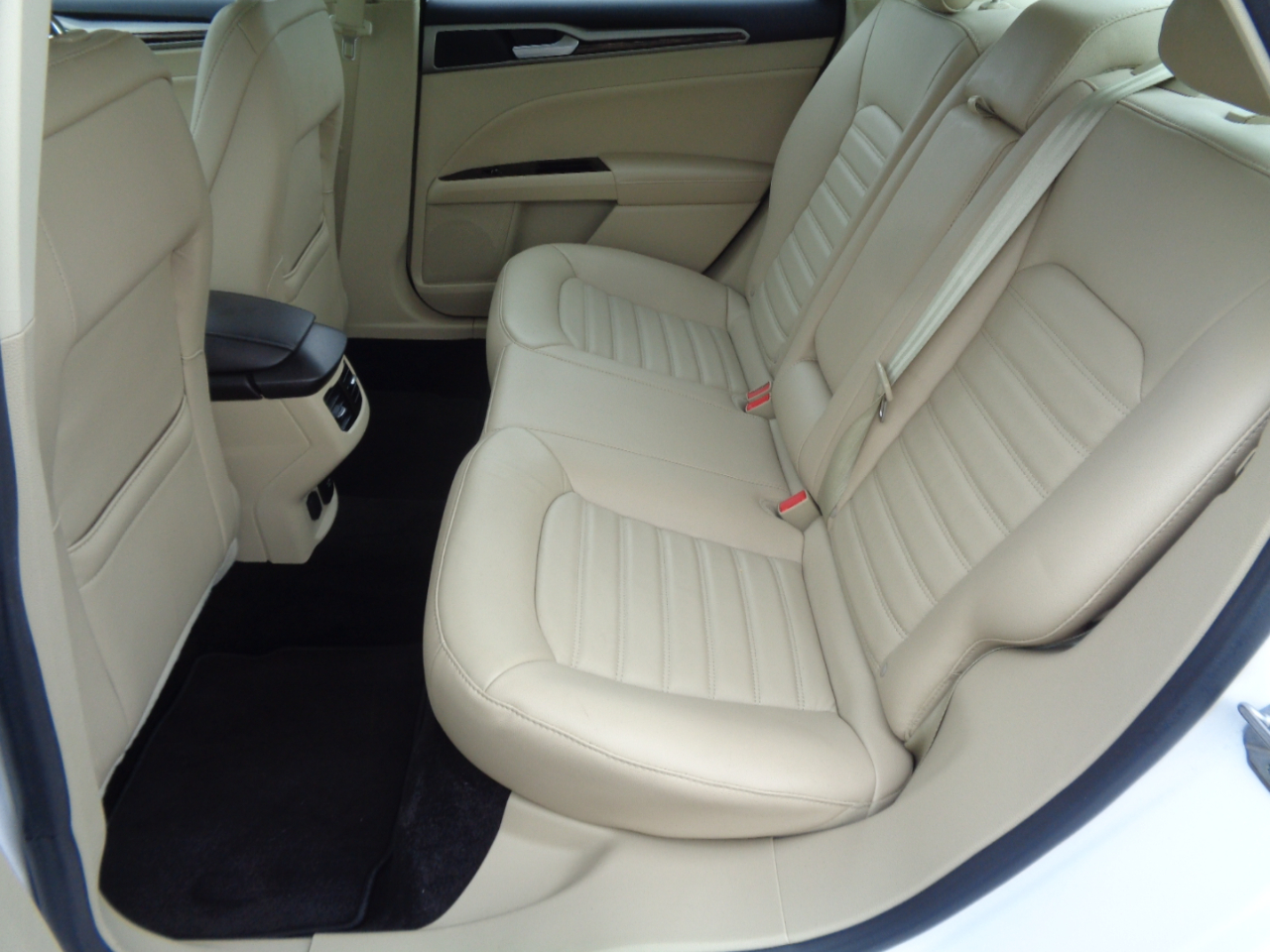 Ford Fusion 4dr Sdn SE FWD 2014