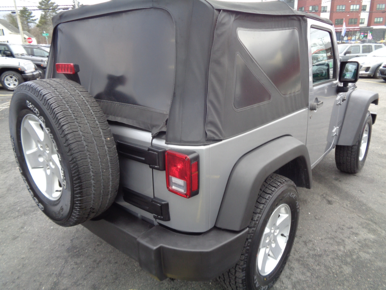 Jeep Wrangler 4WD 2dr Sport 2015