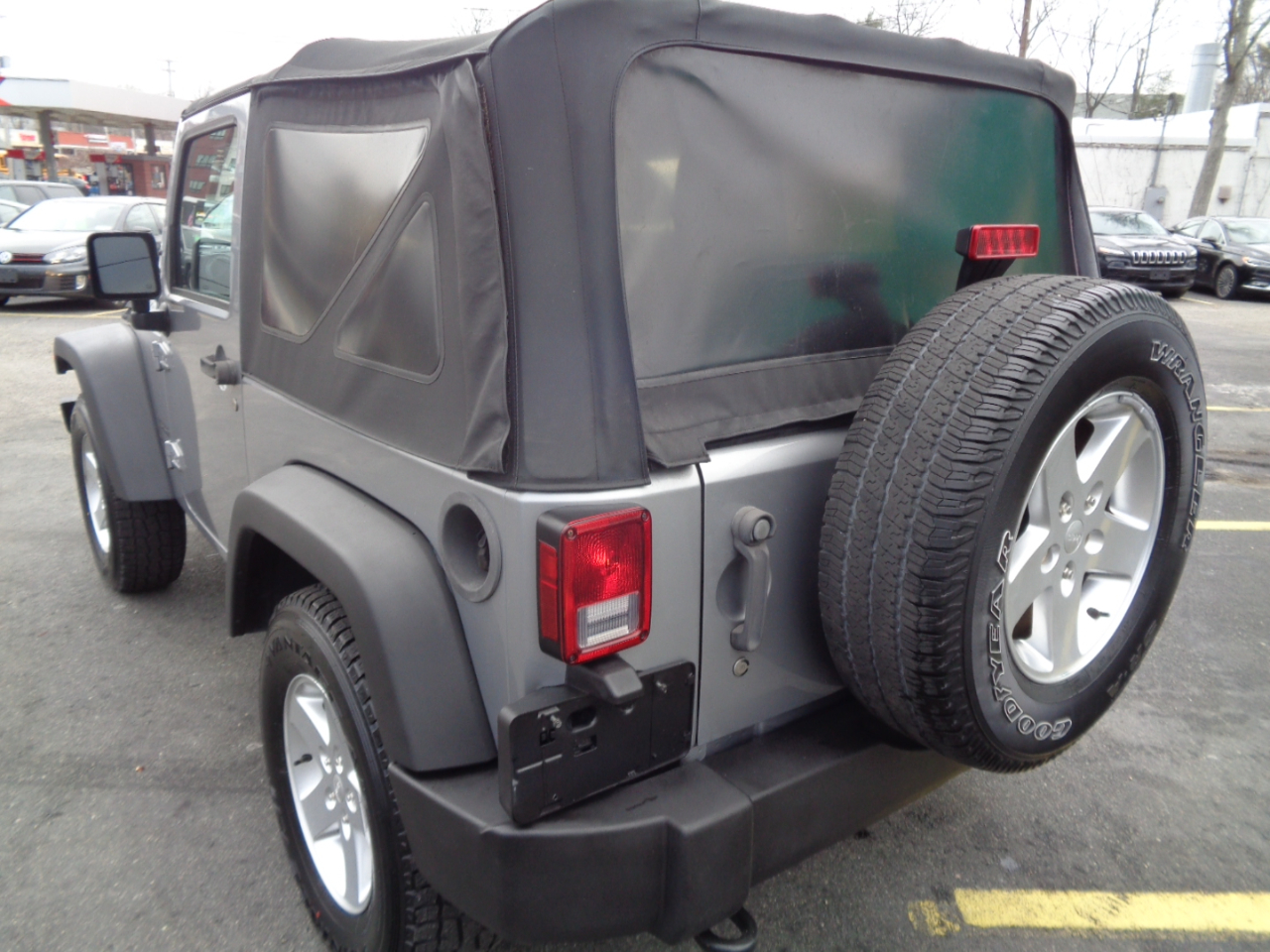 Jeep Wrangler 4WD 2dr Sport 2015