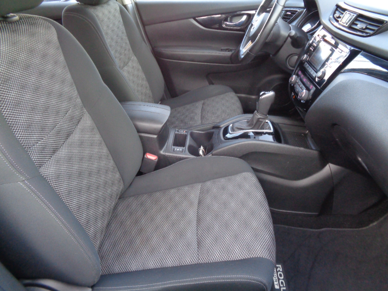 Nissan Rogue Sport AWD SV 2017