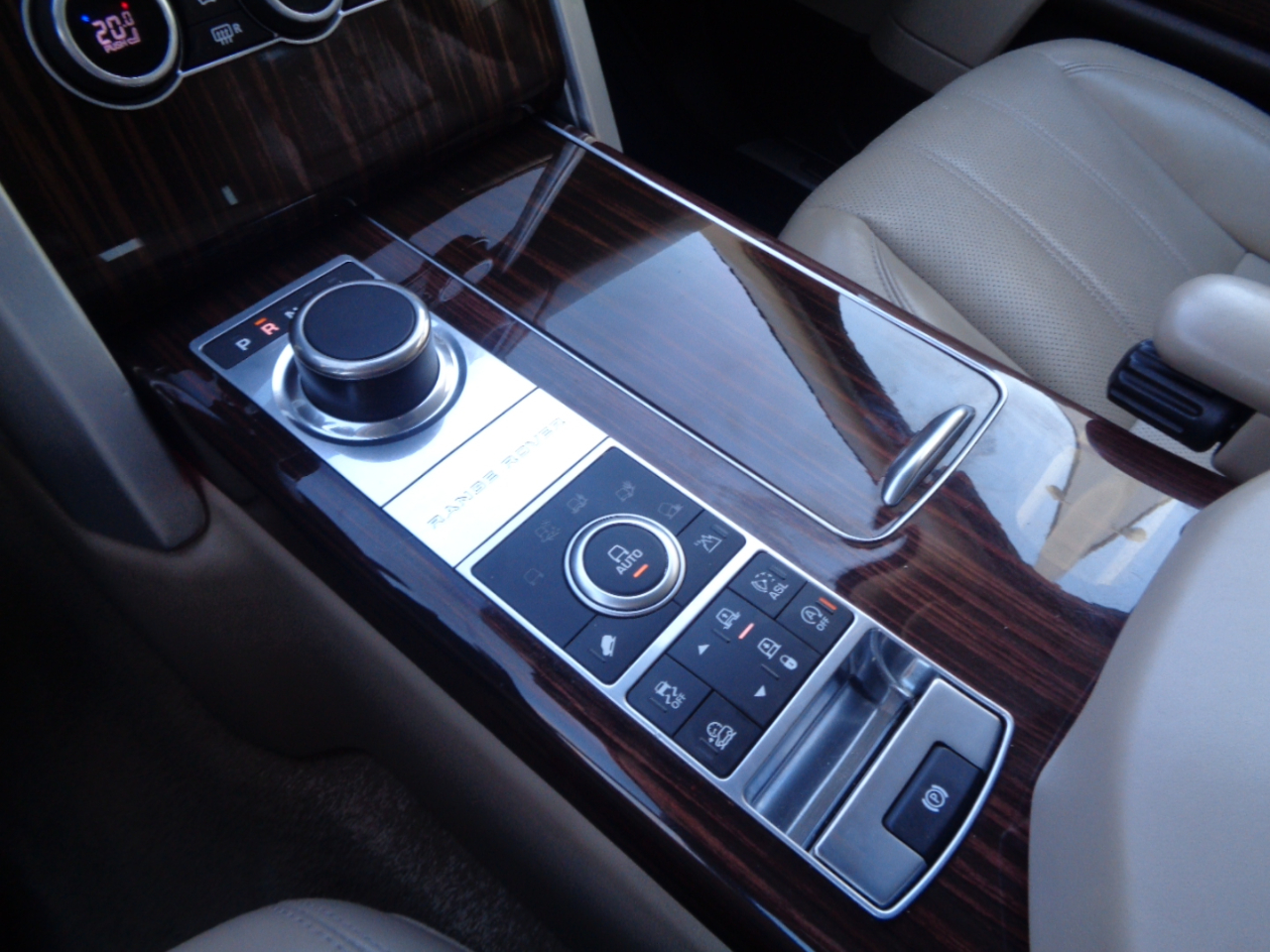 Land Rover Range Rover 4WD 4dr Supercharged LWB 2016