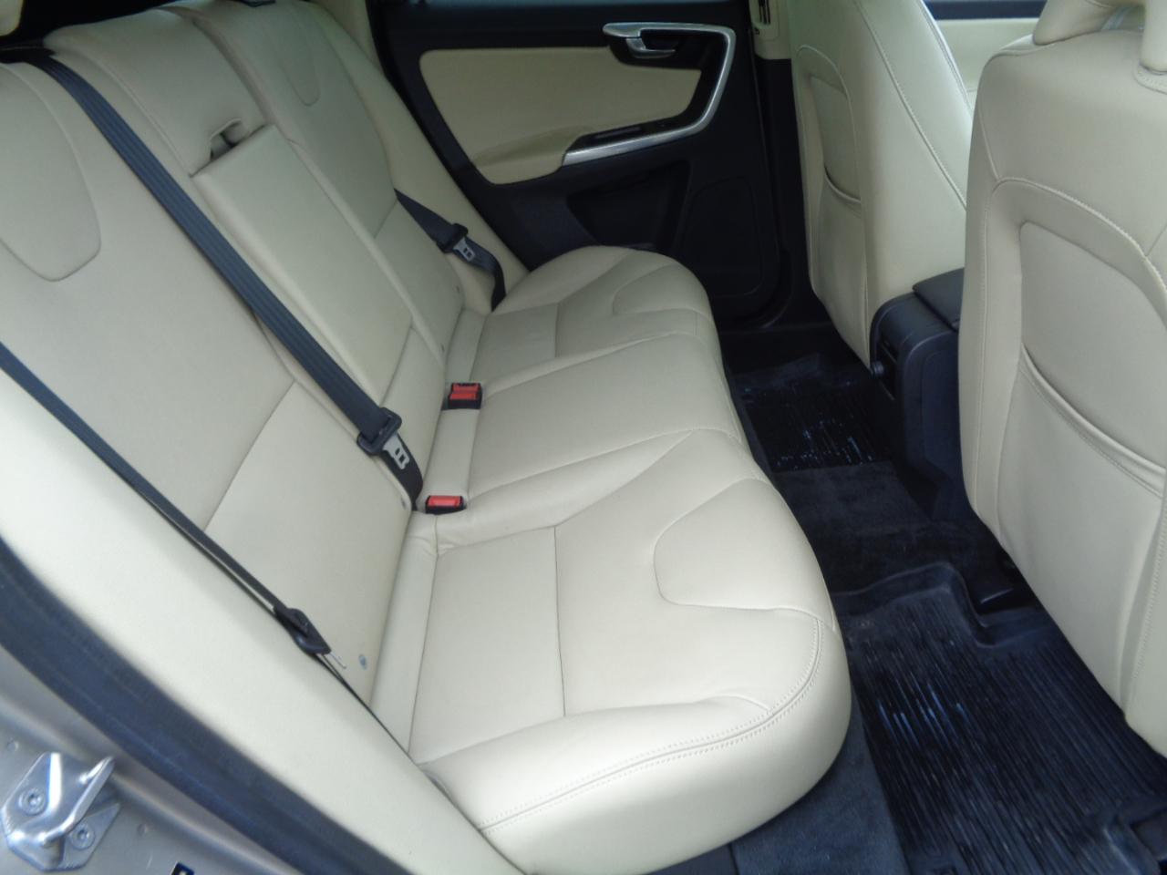 Volvo XC60 FWD 4dr T5 Drive-E Platinum 2016