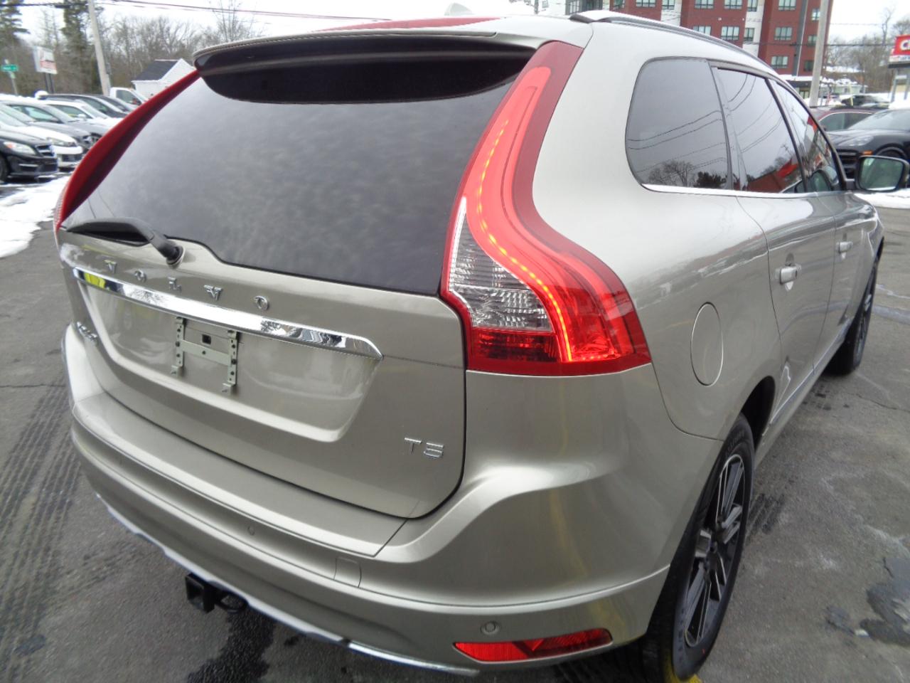 Volvo XC60 FWD 4dr T5 Drive-E Platinum 2016