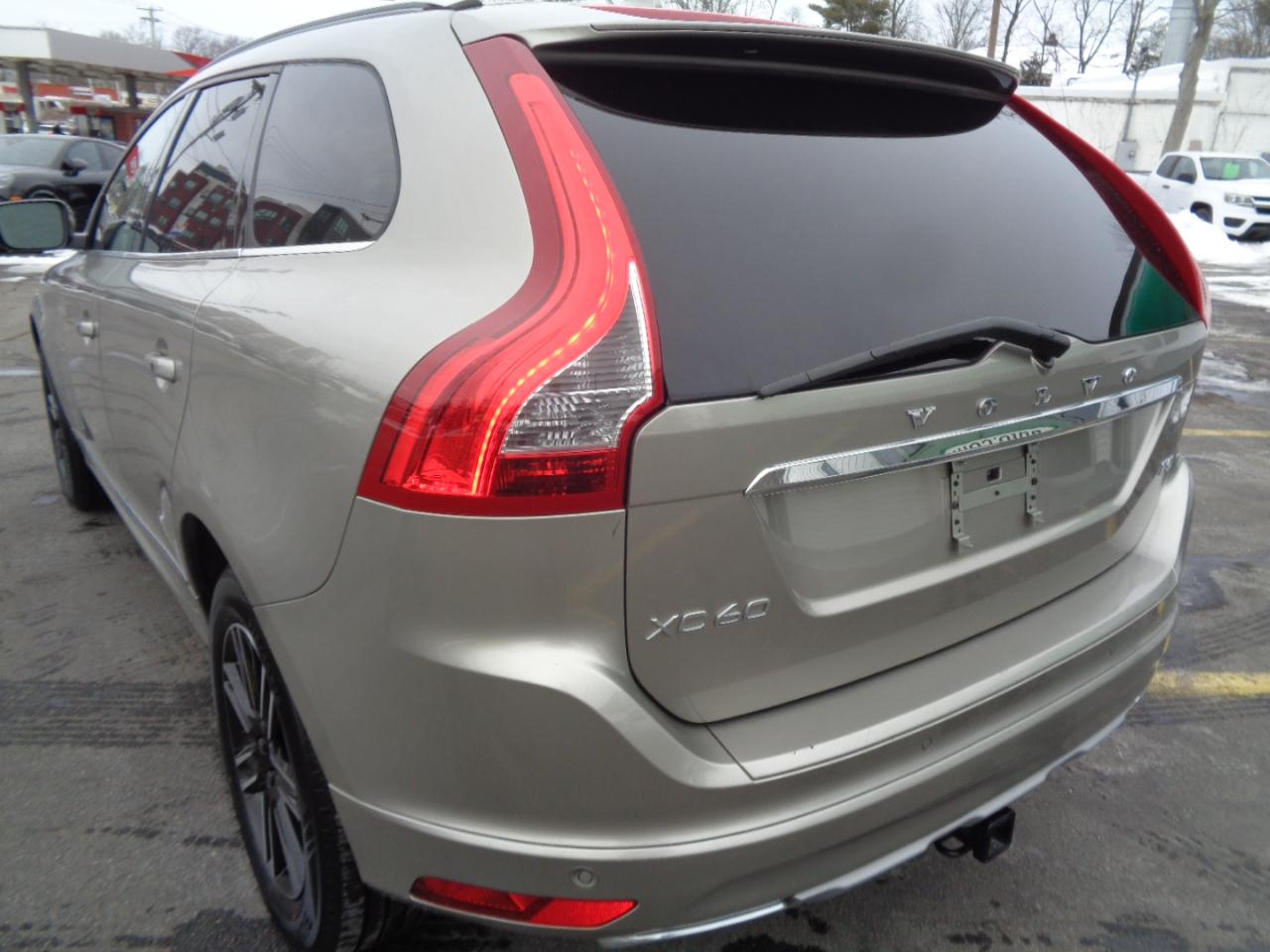 Volvo XC60 FWD 4dr T5 Drive-E Platinum 2016