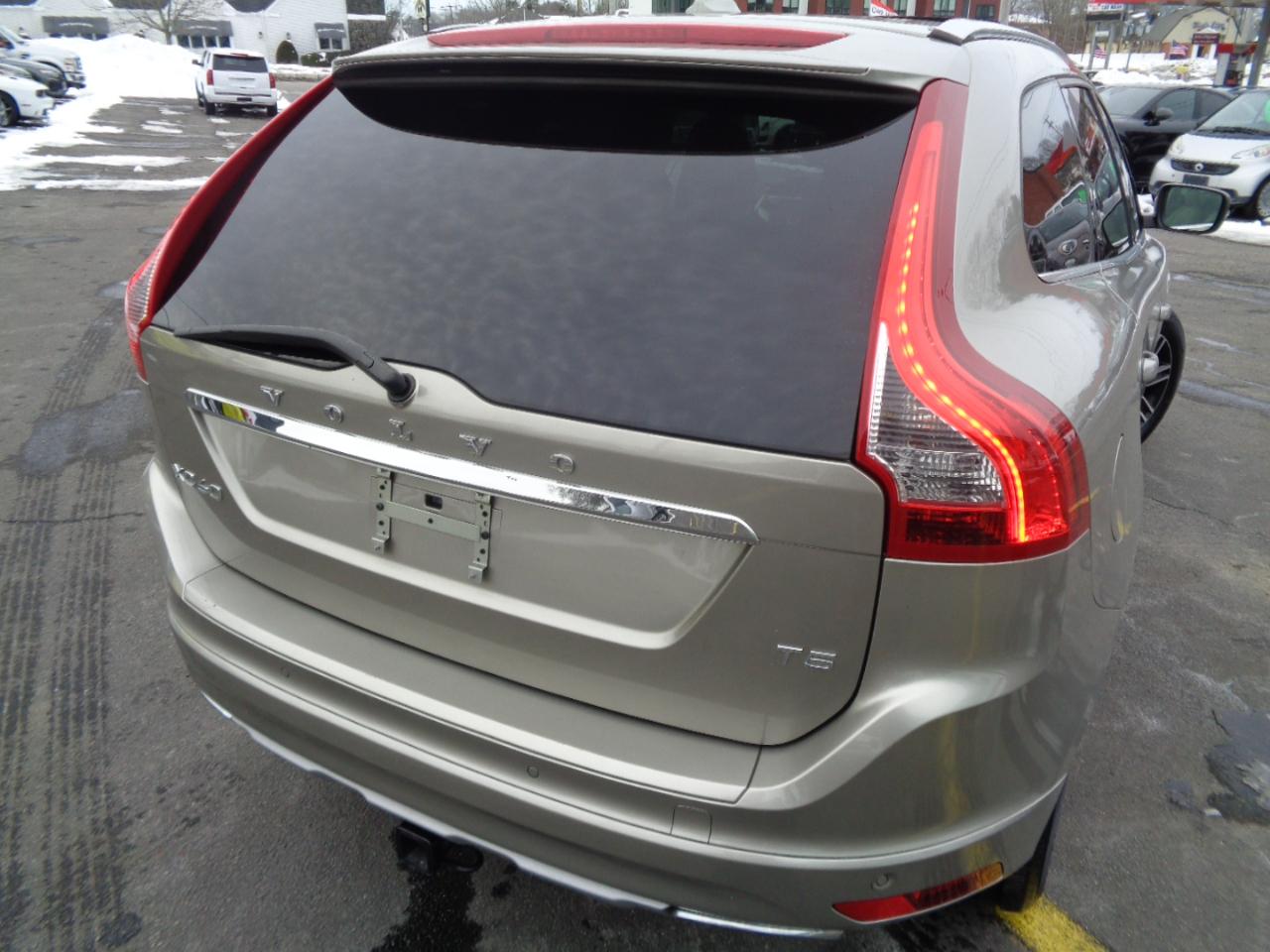 Volvo XC60 FWD 4dr T5 Drive-E Platinum 2016