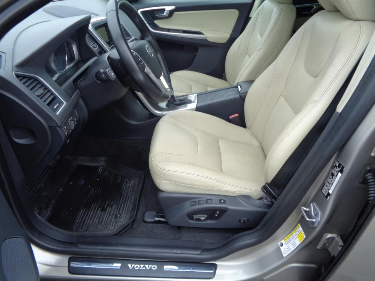 Volvo XC60 FWD 4dr T5 Drive-E Platinum 2016