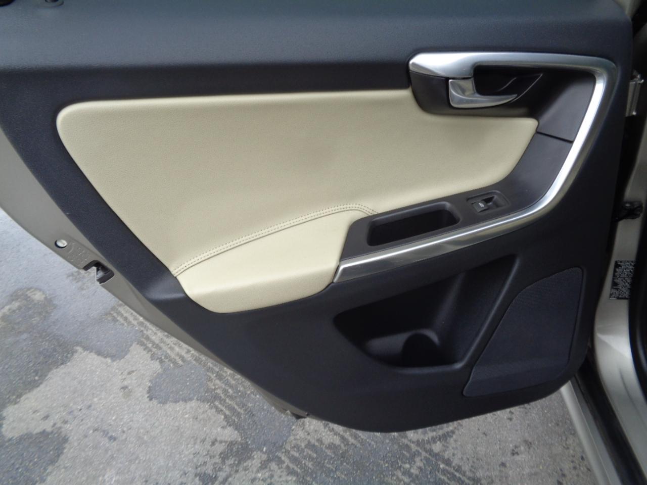 Volvo XC60 FWD 4dr T5 Drive-E Platinum 2016