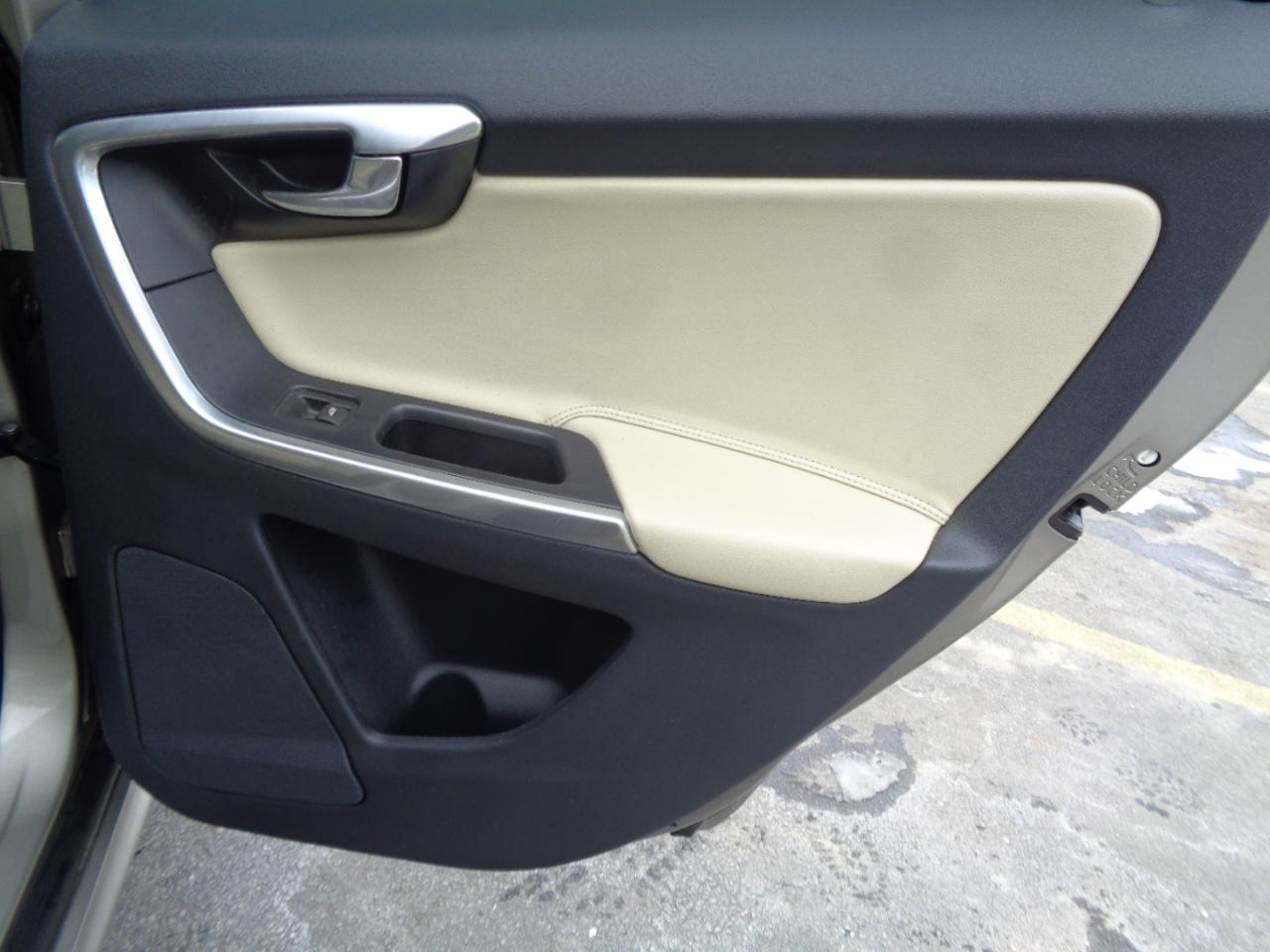 Volvo XC60 FWD 4dr T5 Drive-E Platinum 2016