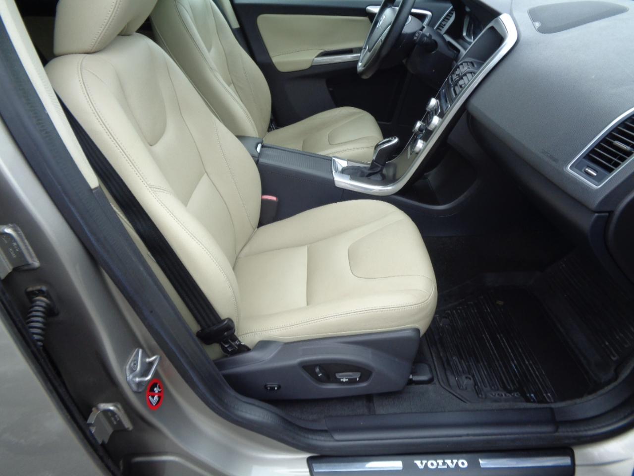 Volvo XC60 FWD 4dr T5 Drive-E Platinum 2016