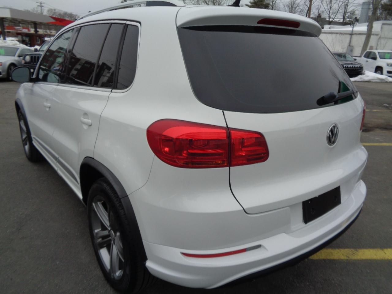 Volkswagen Tiguan 2.0T Sport FWD 2017