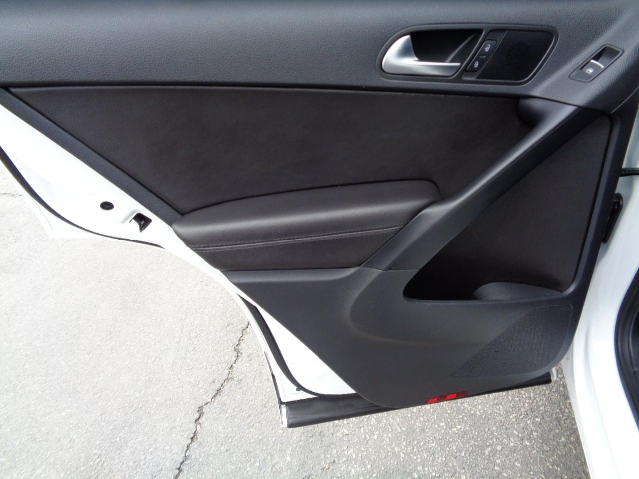 Volkswagen Tiguan 2.0T Sport FWD 2017