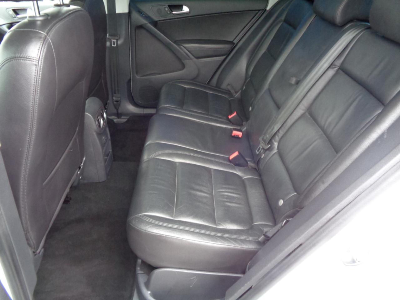 Volkswagen Tiguan 2.0T Sport FWD 2017