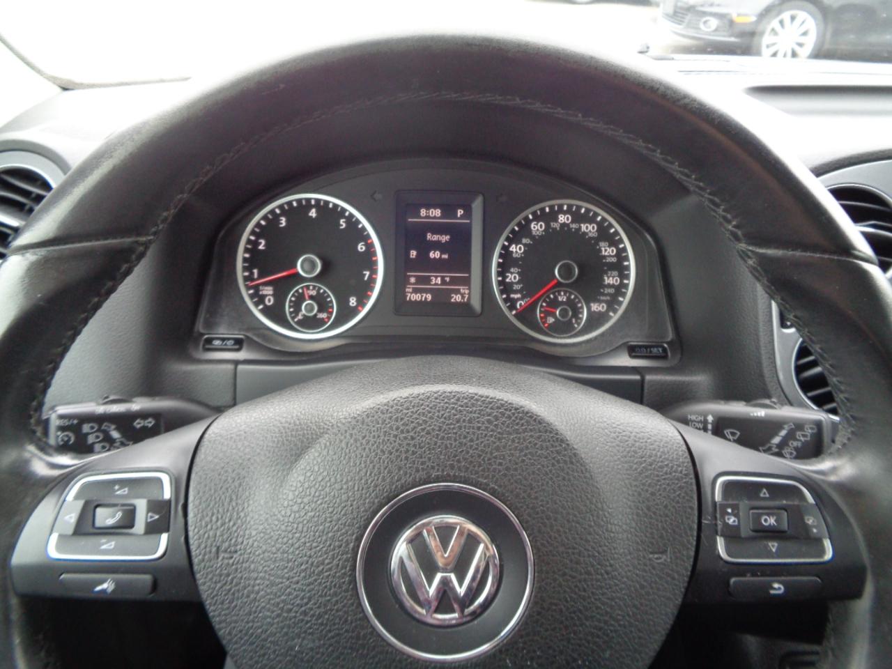 Volkswagen Tiguan 2.0T Sport FWD 2017