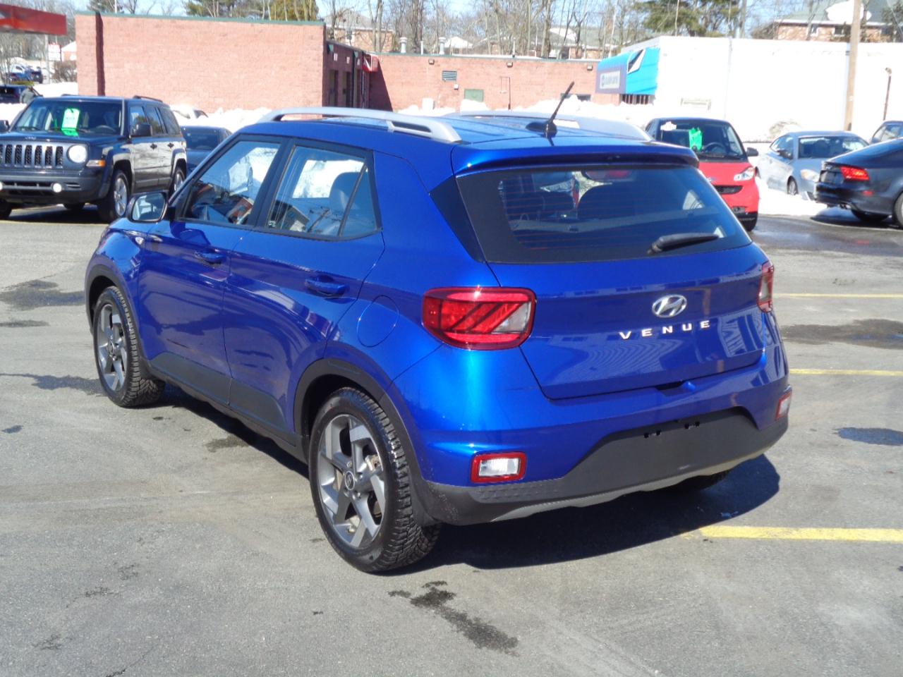 Hyundai Venue Limited IVT 2023