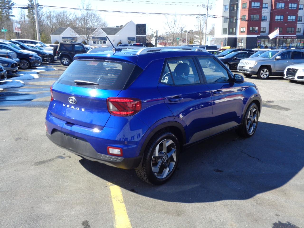 Hyundai Venue Limited IVT 2023