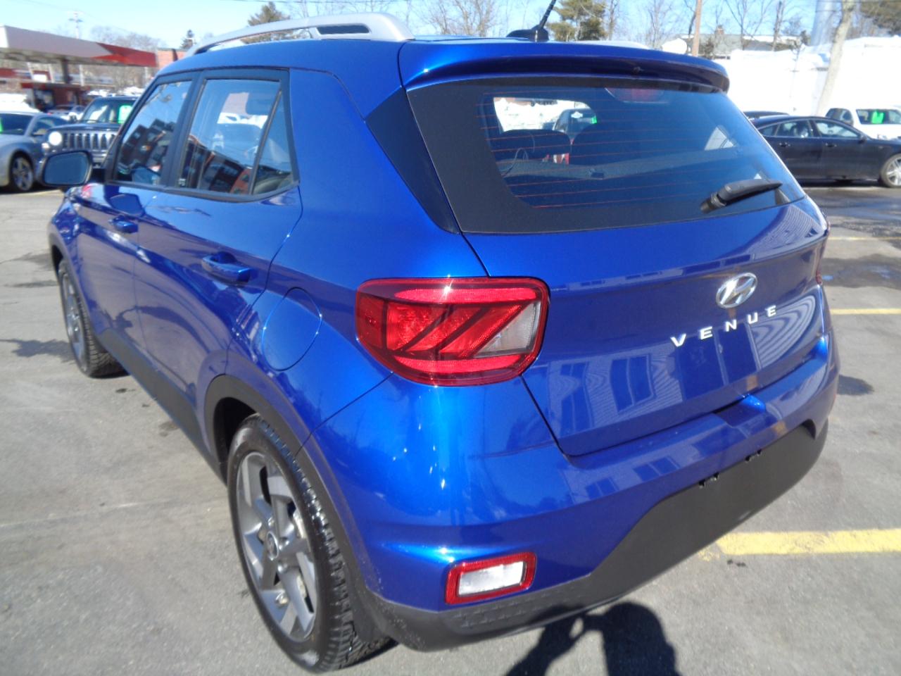 Hyundai Venue Limited IVT 2023