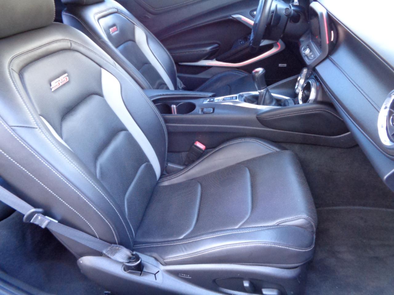 Chevrolet Camaro 2dr Cpe 2SS 2016