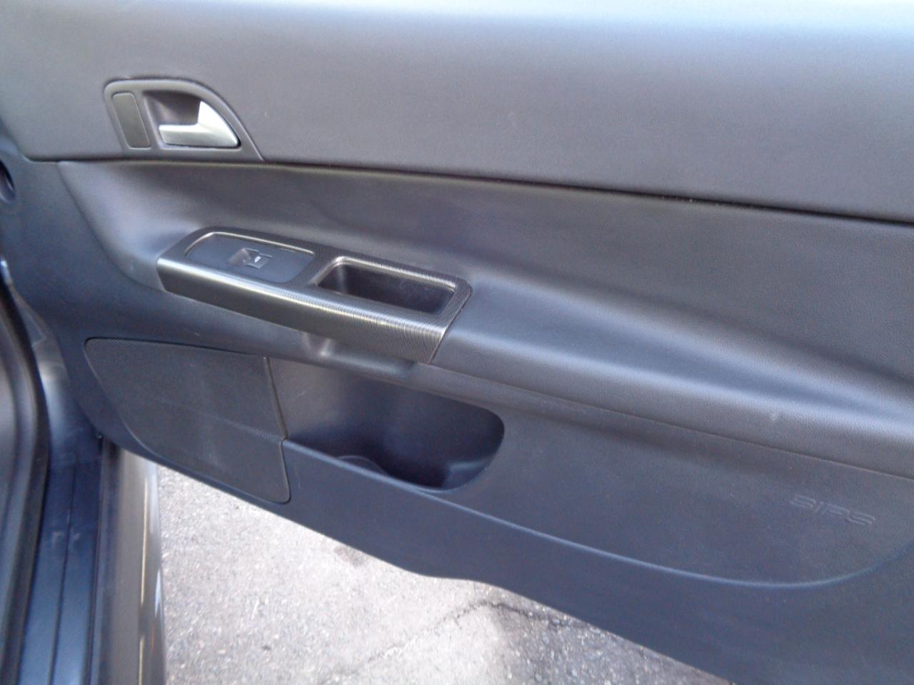 Volvo C30 2dr Cpe R-Design Premier Plus 2012