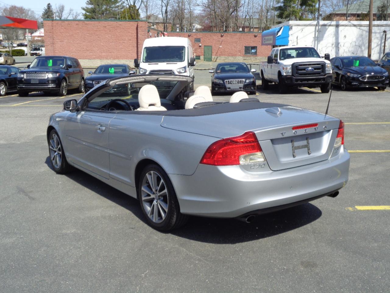 Volvo C70 2dr Conv Auto 2011