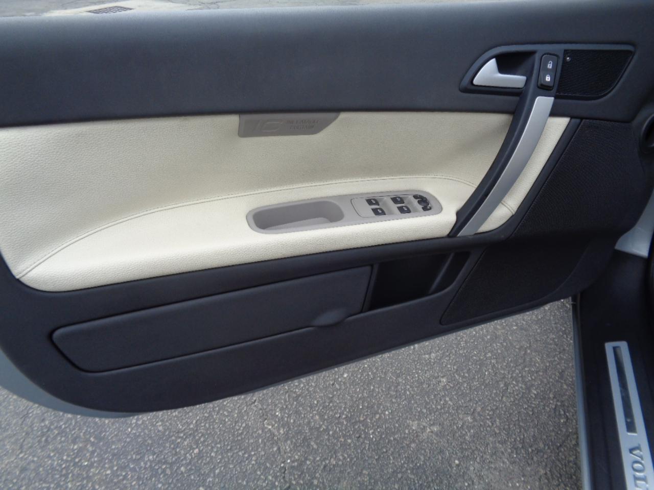 Volvo C70 2dr Conv Auto 2011