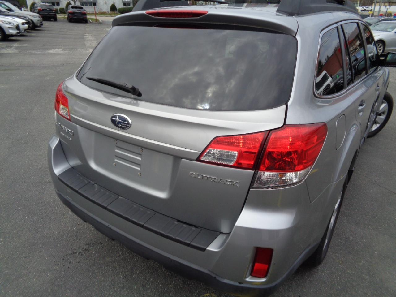 Subaru Outback 4dr Wgn H4 Auto 2.5i Premium All-Weather 2010