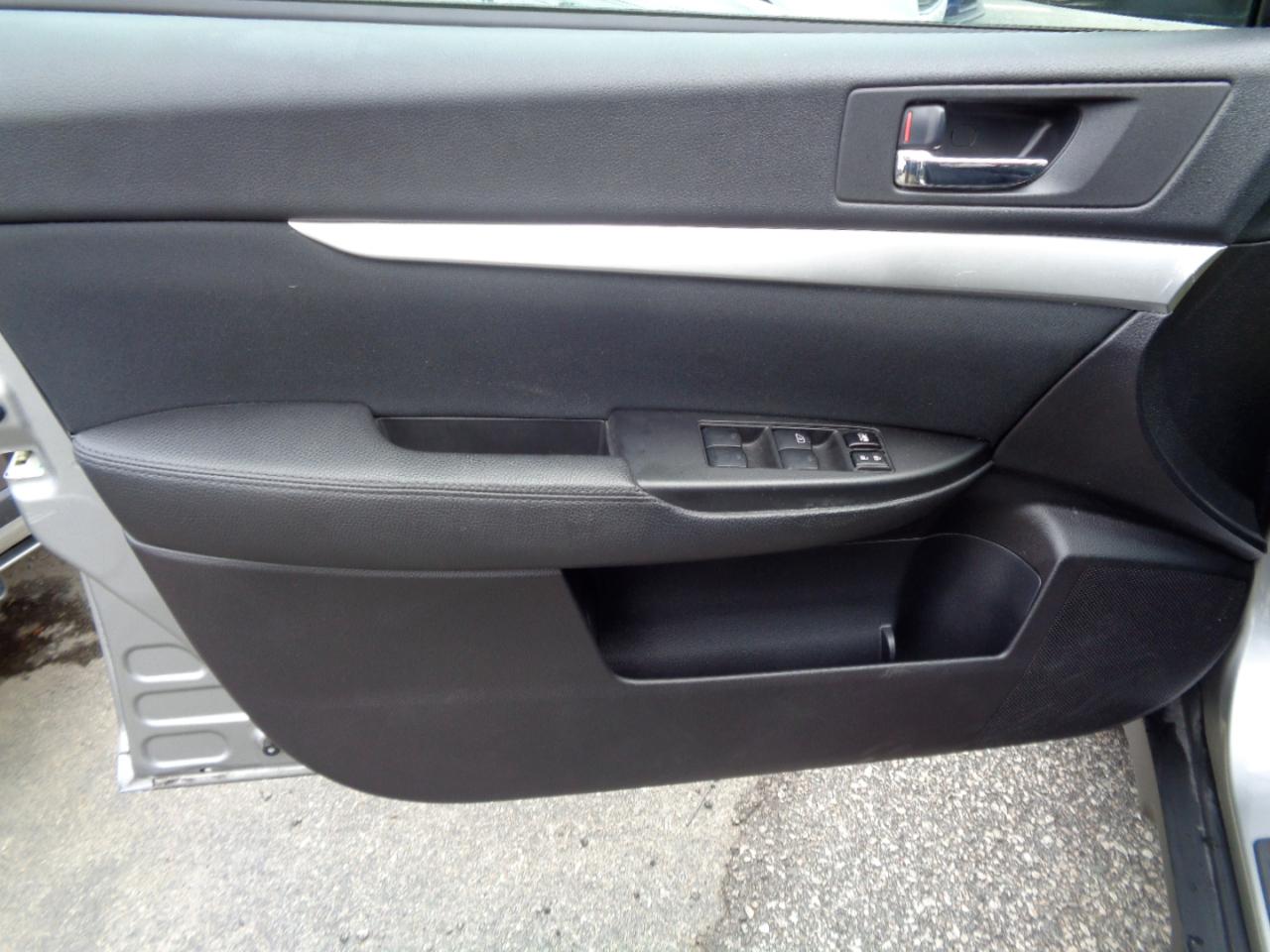 Subaru Outback 4dr Wgn H4 Auto 2.5i Premium All-Weather 2010