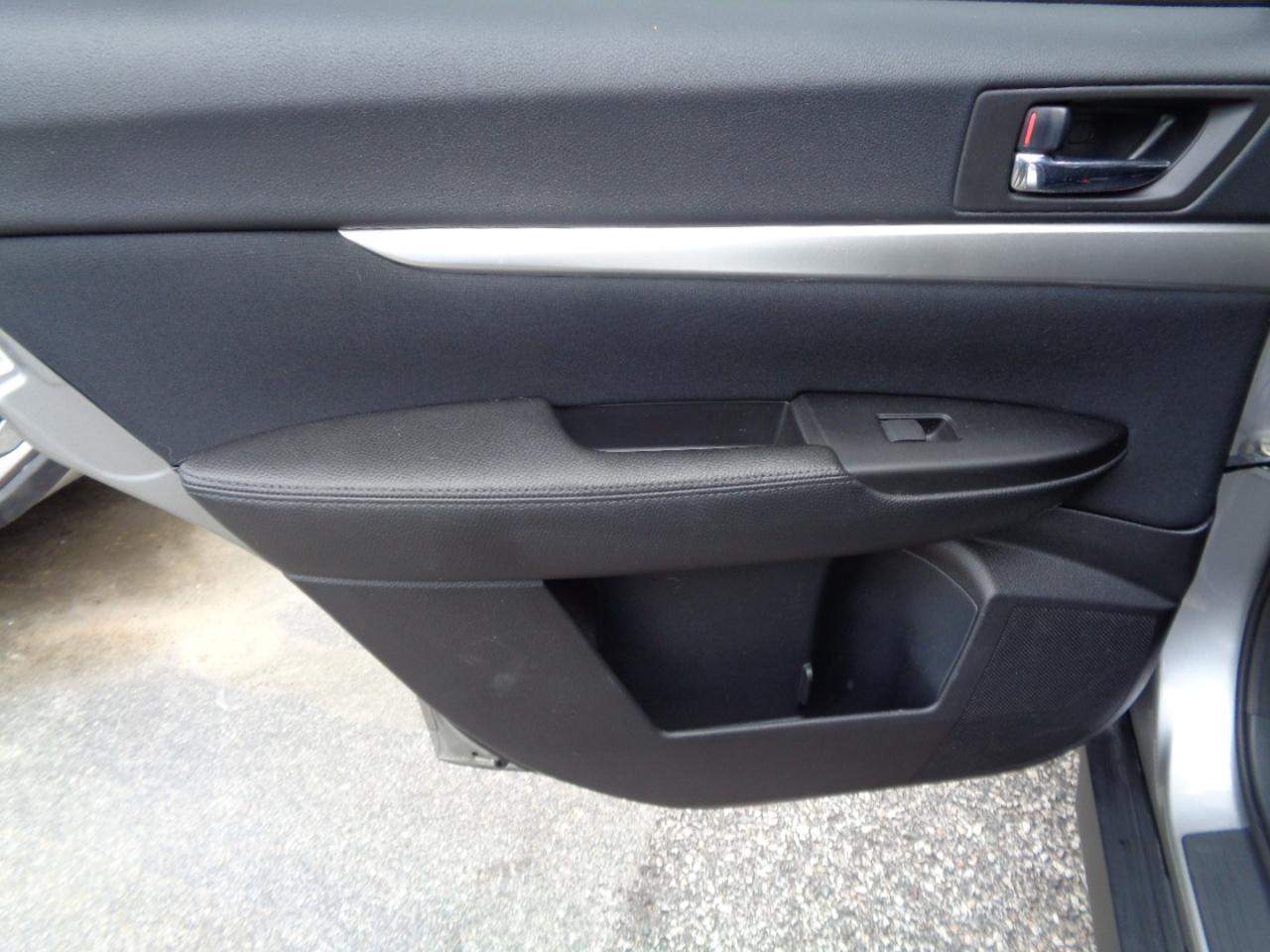 Subaru Outback 4dr Wgn H4 Auto 2.5i Premium All-Weather 2010