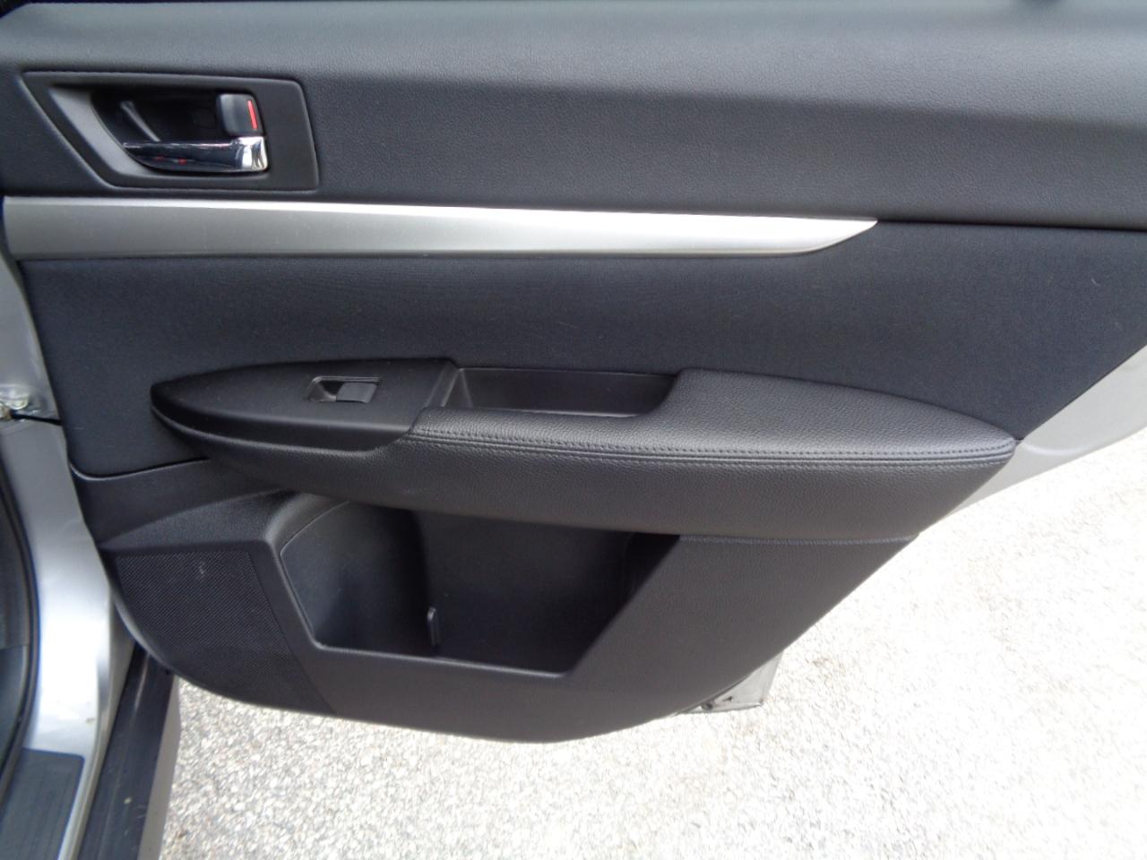 Subaru Outback 4dr Wgn H4 Auto 2.5i Premium All-Weather 2010