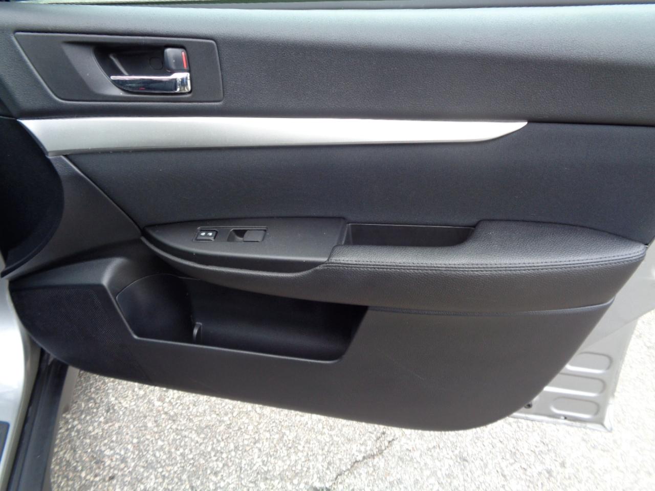 Subaru Outback 4dr Wgn H4 Auto 2.5i Premium All-Weather 2010