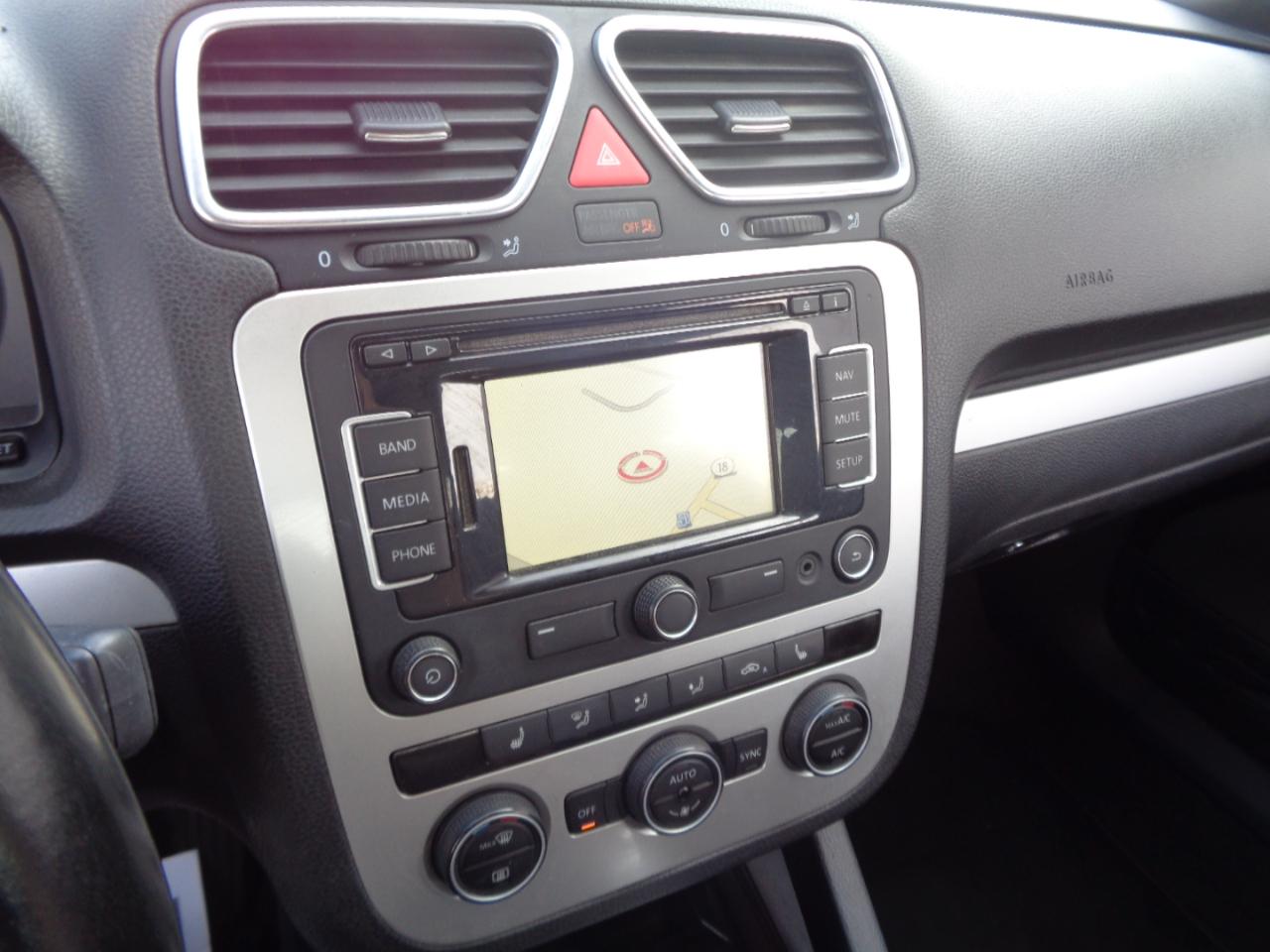 Volkswagen Eos 2dr Conv Komfort 2016