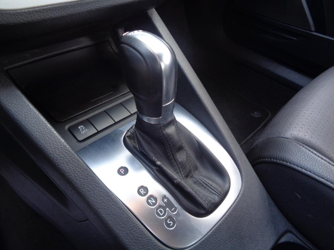 Volkswagen Eos 2dr Conv Komfort 2016