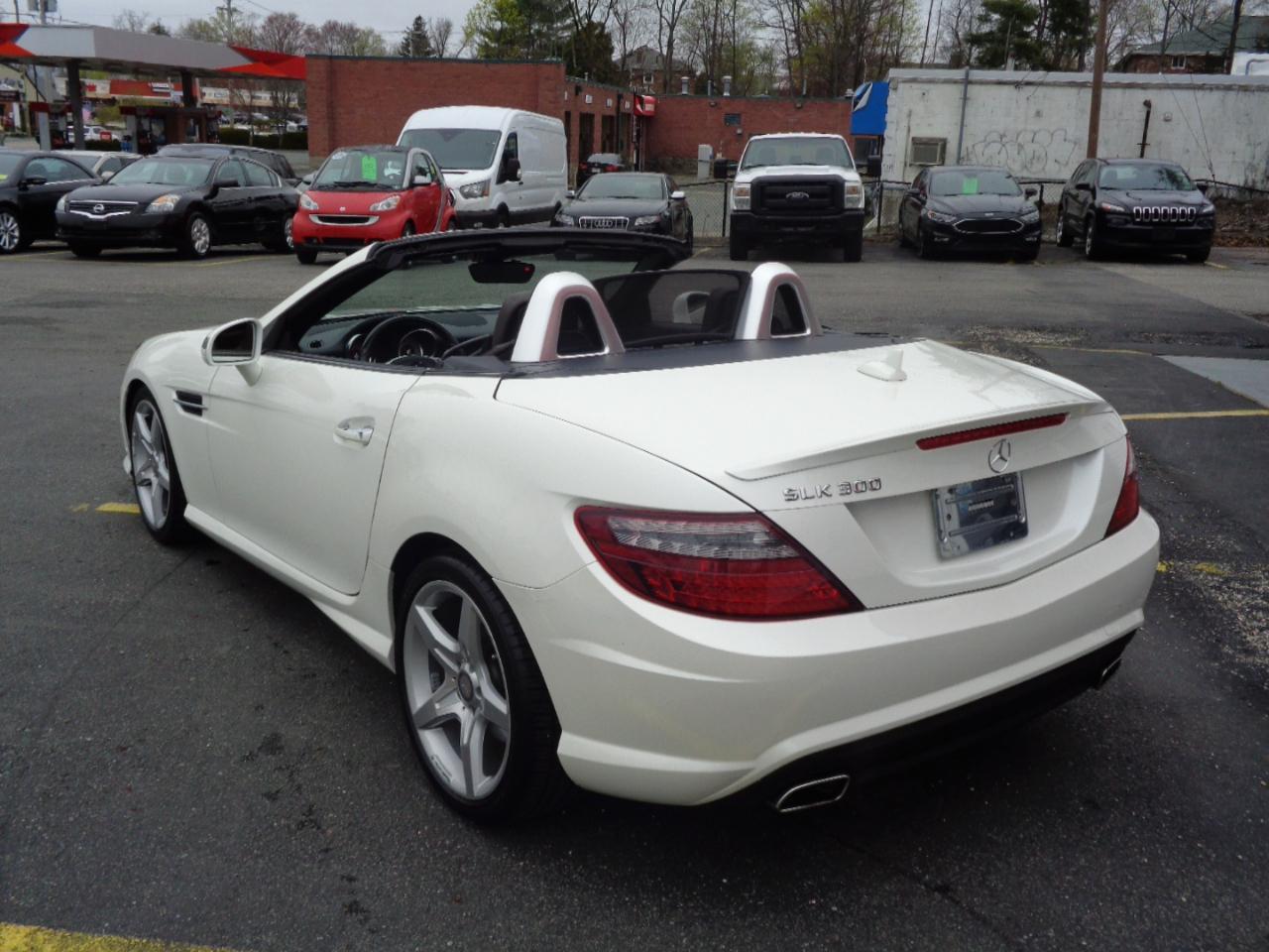 Mercedes-Benz SLK 2dr Roadster SLK 300 2016