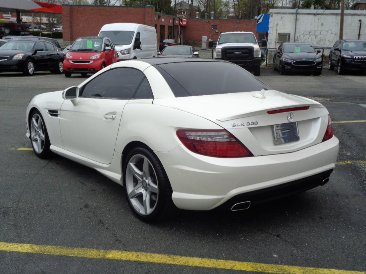 Mercedes-Benz SLK 2dr Roadster SLK 300 2016