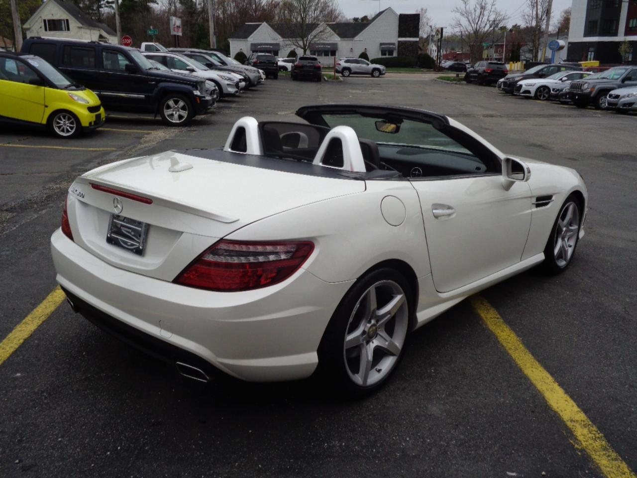 Mercedes-Benz SLK 2dr Roadster SLK 300 2016