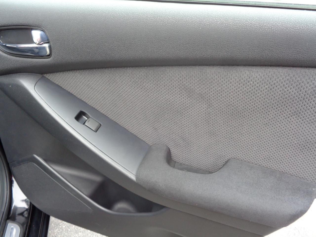 Nissan Altima 4dr Sdn I4 Auto 2.5 S 2009