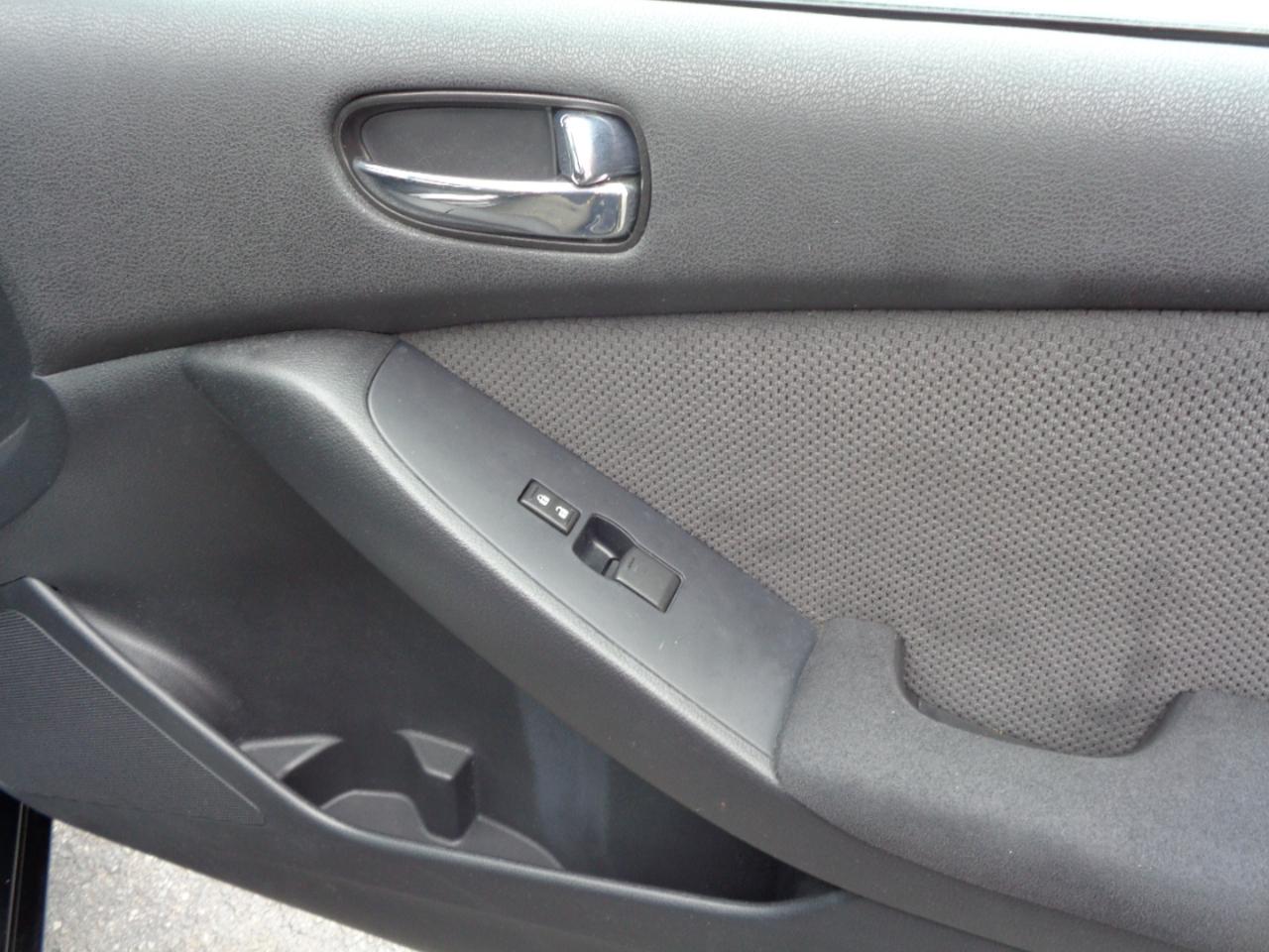 Nissan Altima 4dr Sdn I4 Auto 2.5 S 2009