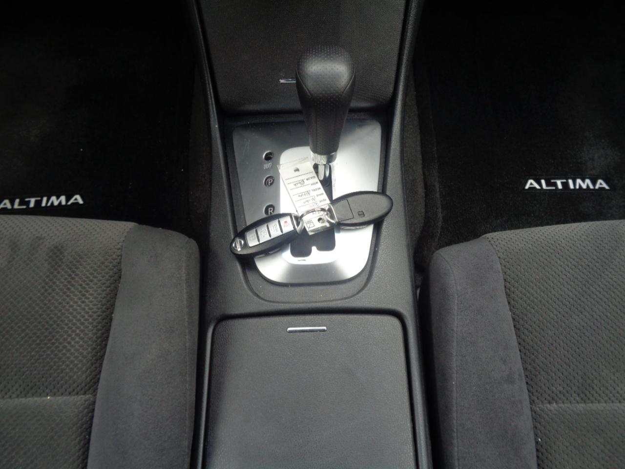 Nissan Altima 4dr Sdn I4 Auto 2.5 S 2009