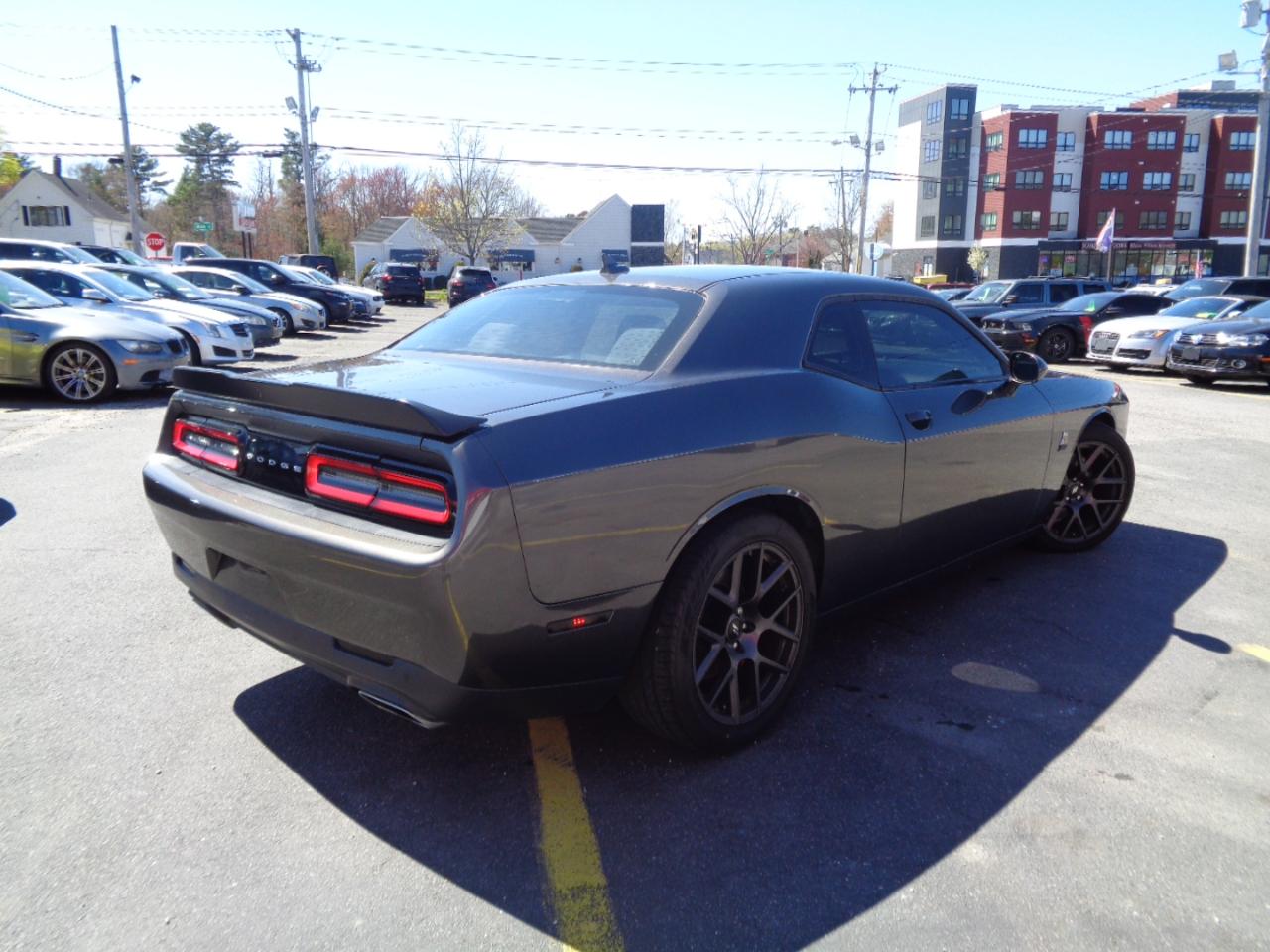Dodge Challenger 2dr Cpe R/T Scat Pack 2016