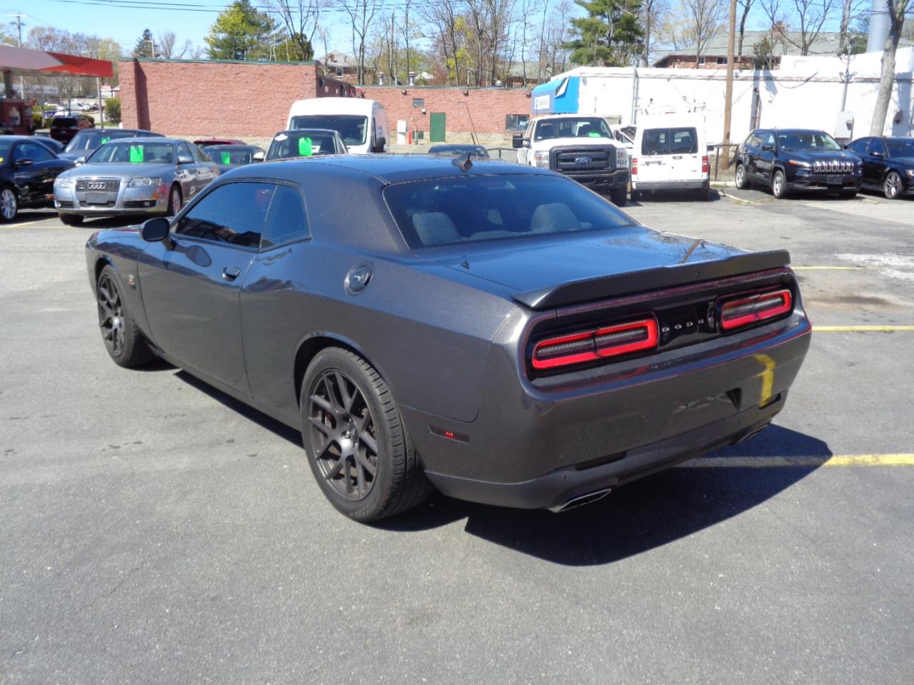 Dodge Challenger 2dr Cpe R/T Scat Pack 2016