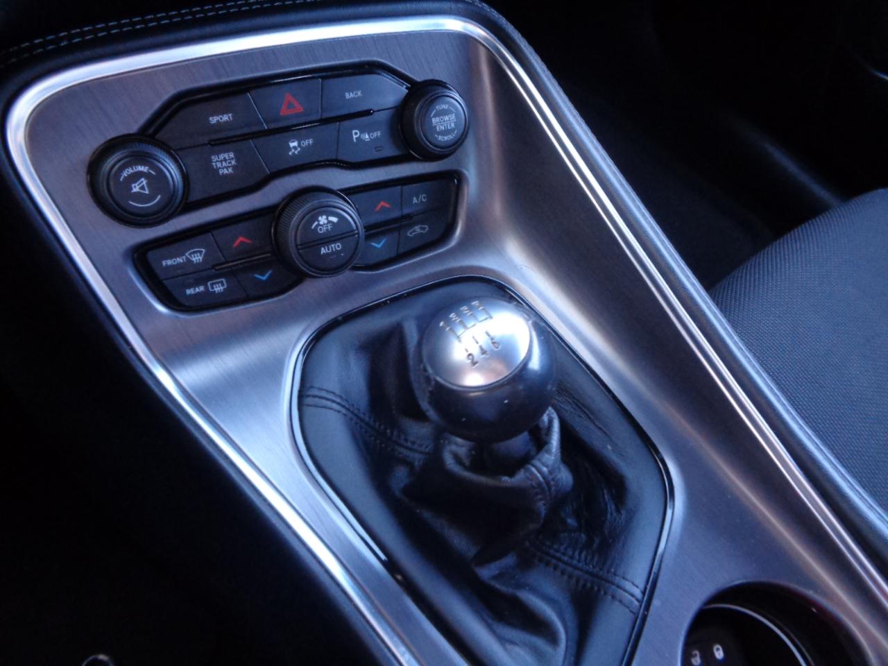 Dodge Challenger 2dr Cpe R/T Scat Pack 2016