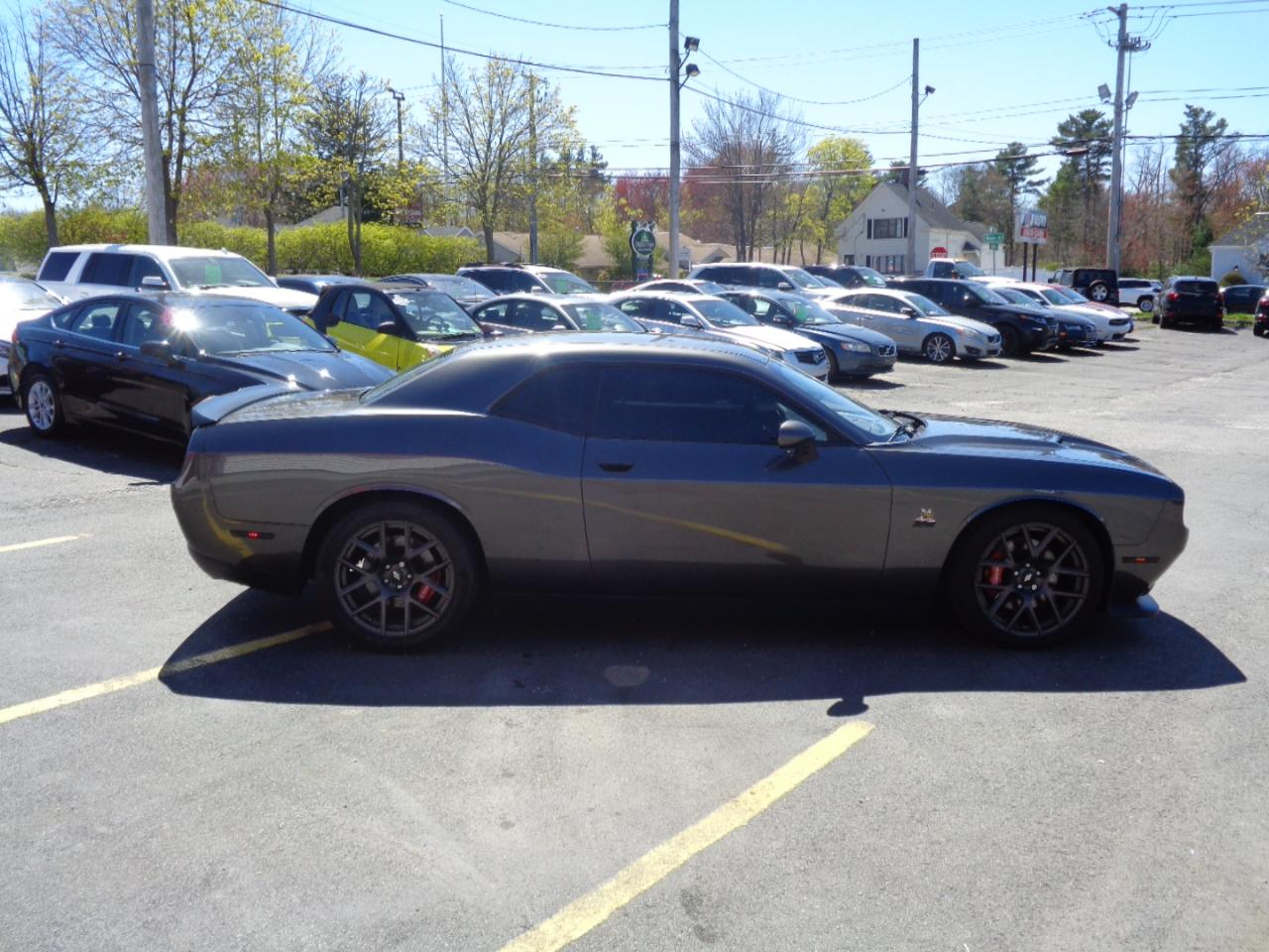 Dodge Challenger 2dr Cpe R/T Scat Pack 2016