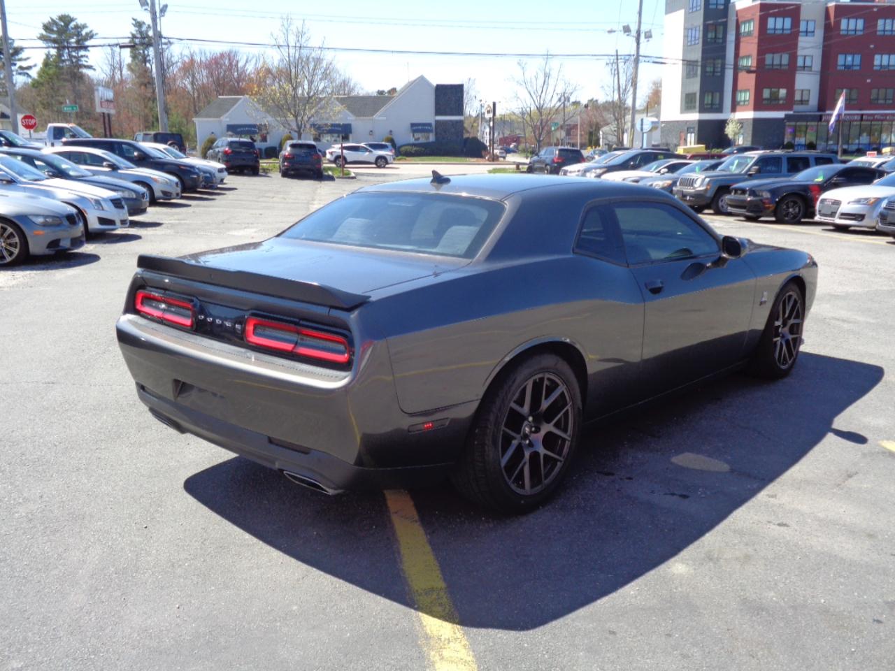 Dodge Challenger 2dr Cpe R/T Scat Pack 2016