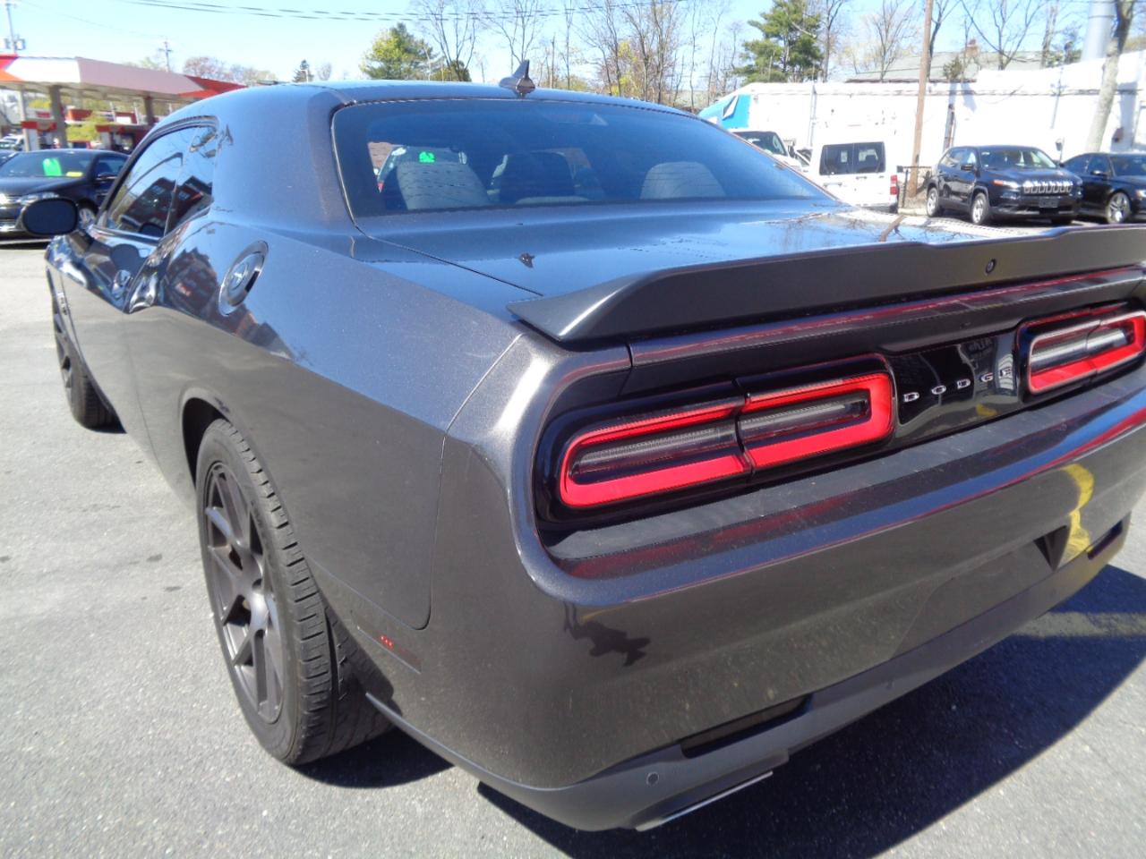 Dodge Challenger 2dr Cpe R/T Scat Pack 2016